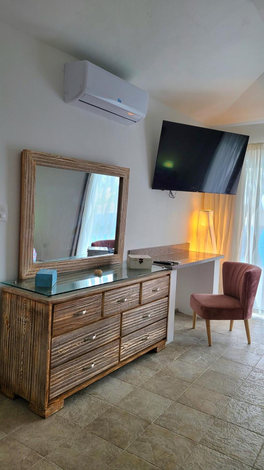 Triton Hotel Boutique & Restaurant 瓜亚卡内斯 外观 照片